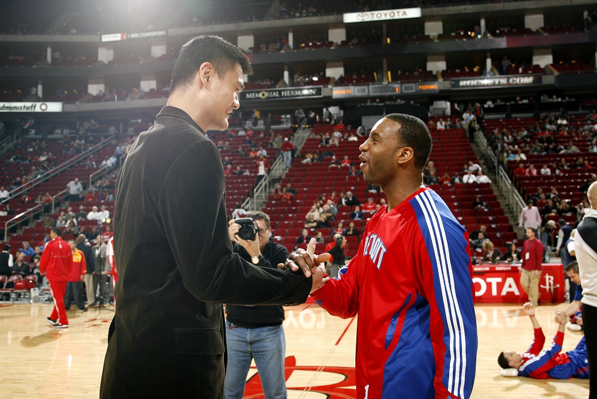 球高度与中 球高度与中